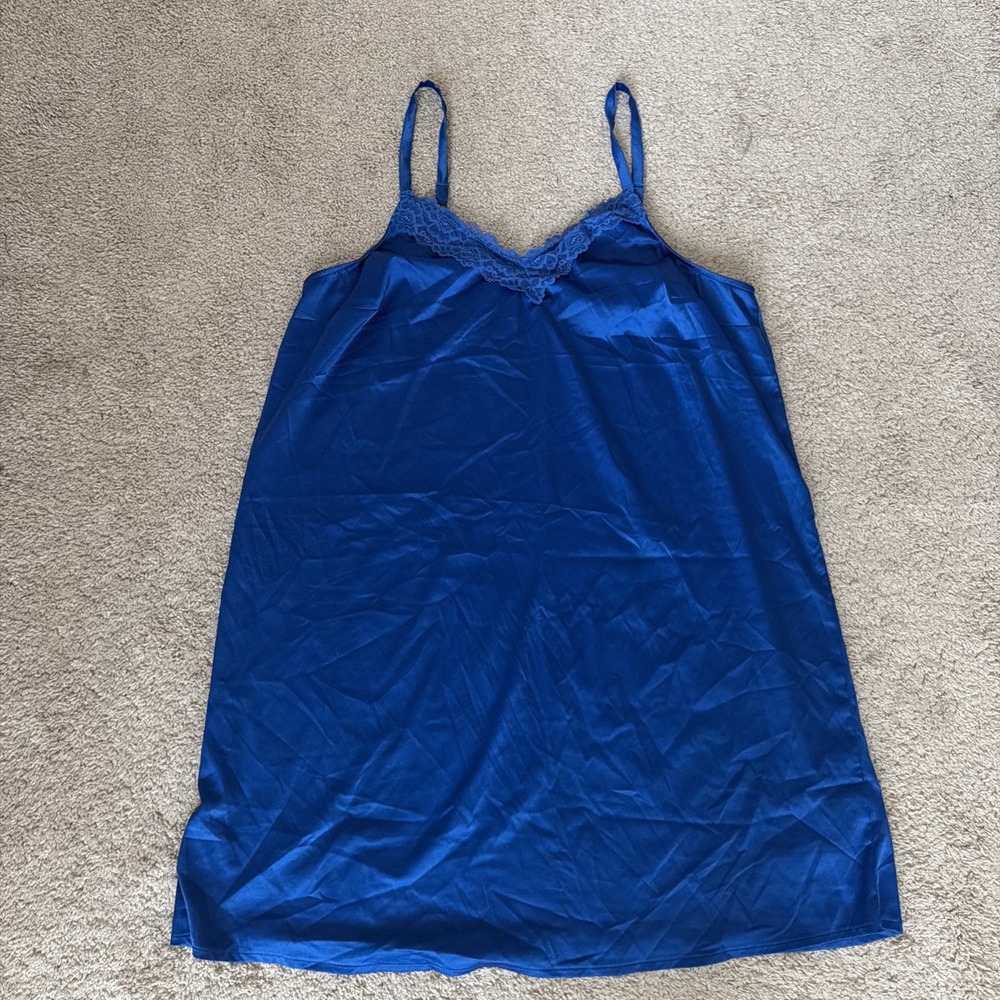 Torrid Sleep Dream Satin Lace Slit Sleep Gown in Royal Blue size 0 romantic sexy